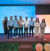 Durante cerimônia de premiação, Girau do Ponciano recebe Selo Ouro de Referência em Atendimento do Sebrae Alagoas