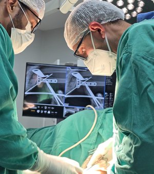 Hospital Regional de Santana realiza cirurgia ortopédica inédita com uso de arco cirúrgico