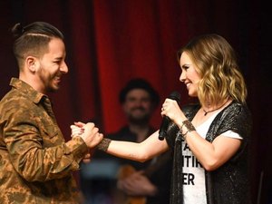 [Vídeo] Sandy e Junior revivem parceria 11 anos após fim da dupla
