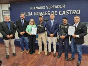 Câmara homenageia guardas municipais que salvaram vida de criança em Maceió