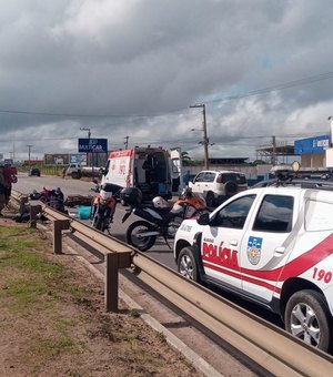 [Vídeo] Grave acidente entre motos deixa duas pessoas feridas, em Arapiraca