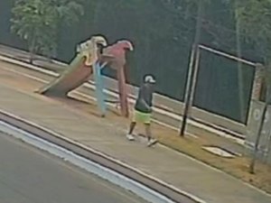 [Vídeo] Novas imagens devem ajudar polícia a identificar homem que atacou e matou mulher no Bosque das Arapiraca