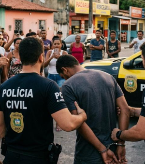 Suspeito de roubo é agredido por populares e preso no Poço, em Maceió