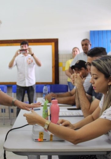 De forma discreta, Célia Rocha votou e disse estar feliz e confiante