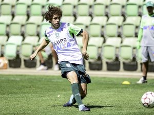 CSA contrata zagueiro Roger, do América-MG, considerado sósia de David Luiz