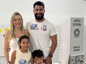 Delegado Fabio Costa vota em Maceió e diz confiar na escolha dos alagoanos