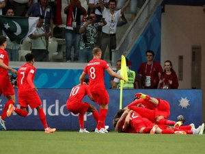 Três países brigam pelas duas últimas vagas nas oitavas de final