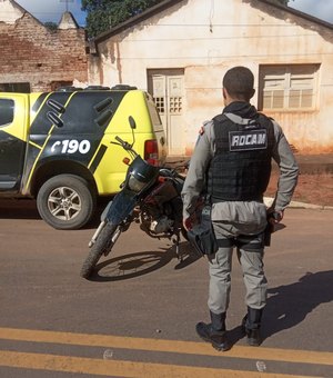 Motociclista tenta fugir de abordagem e acaba preso por receptação em Arapiraca