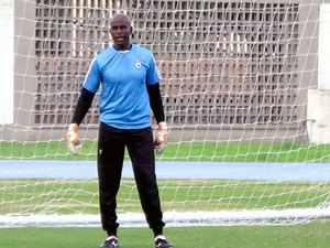 'Meu amor foi embora,' diz esposa ao saber da morte de Max, ex-goleiro do Botafogo