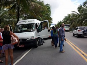 Bandidos atiram em motorista durante assalto na AL-101 Sul