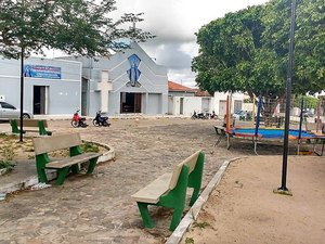 [Vídeo] Sob a mira de armas de fogo, fiéis são roubados dentro de igreja