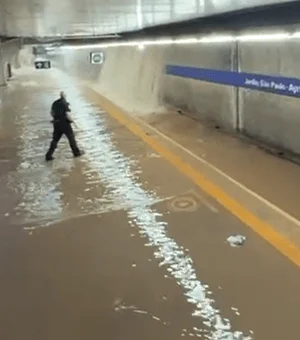 Temporal em SP causa alagamentos, desabamento em shopping e interrupção no metrô