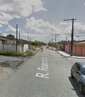 Homem deixa porta encostada para conversar com vizinho e R$ 1.400,00 são furtados