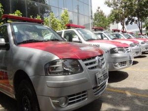 Criminosos rendem militares do BPTran e roubam armas e chave da viatura