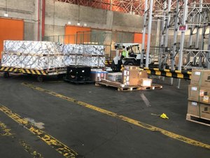 Brasil recebe dois lotes da vacina da Pfizer neste domingo