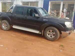 Cantor atingido por bala perdida estava conversando com vítima durante execução