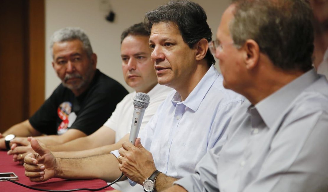 Haddad recebe apoio dos Calheiros em Alagoas e é chamado de 'presidente'