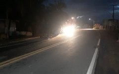 Condutor desvia de cachorro e carro tomba na rodovia AL 101 Norte