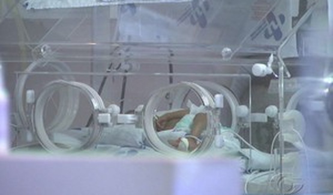 Após quase dois meses, bebê de mulher morta pelo marido deixa Hospital 