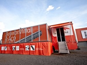 Caminhão escola da ArcelorMittal capacita cerca de 200 profissionais da construção civil