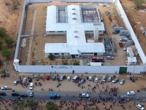Rebelião em presídio no Agreste de PE deixa um morto e 13 feridos, diz polícia
