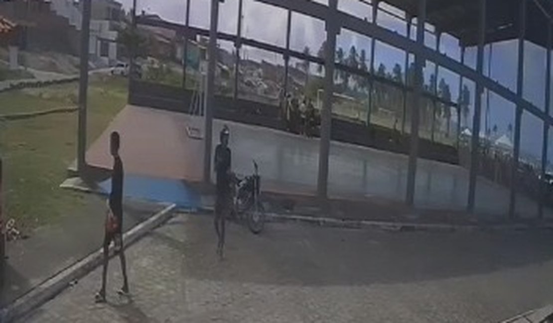 Polícia divulga imagens de suspeitos de matar jogador de 15 anos