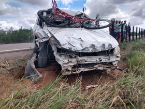  Colisão entre carro e bicicleta deixa vítima fatal em Lagoa da Canoa