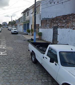 Homem é encontrado morto dentro de residência no bairro da Gruta