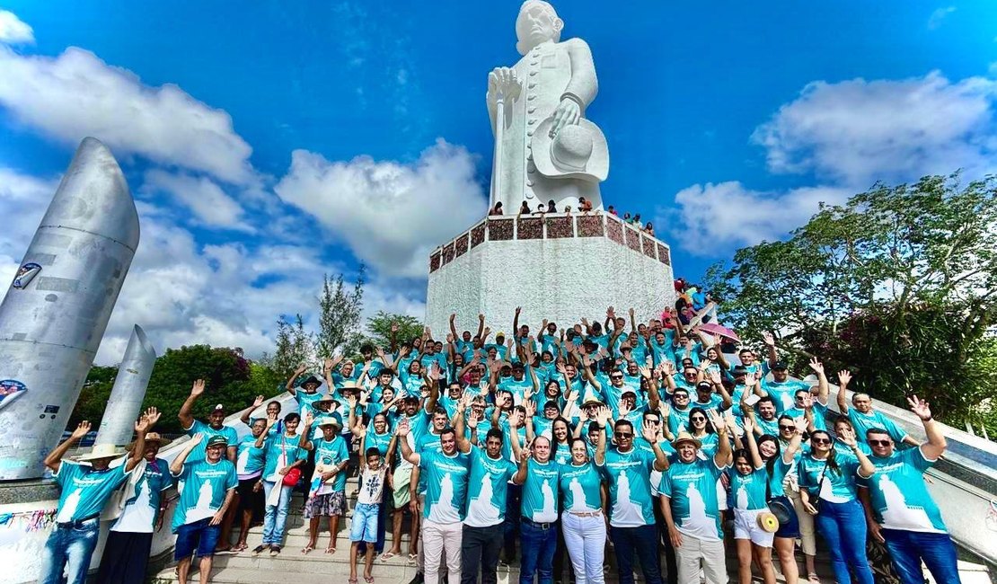 Fé e tradição: cerca de 350 fiéis canoenses participam de romaria a Juazeiro do Norte