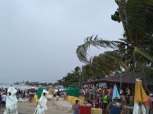 Marinha emitiu alerta sobre mau tempo e Corpo de Bombeiros esclarece naufrágio em Maragogi
