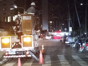 Furto de energia prejudica iluminação da orla nas prévias carnavalescas