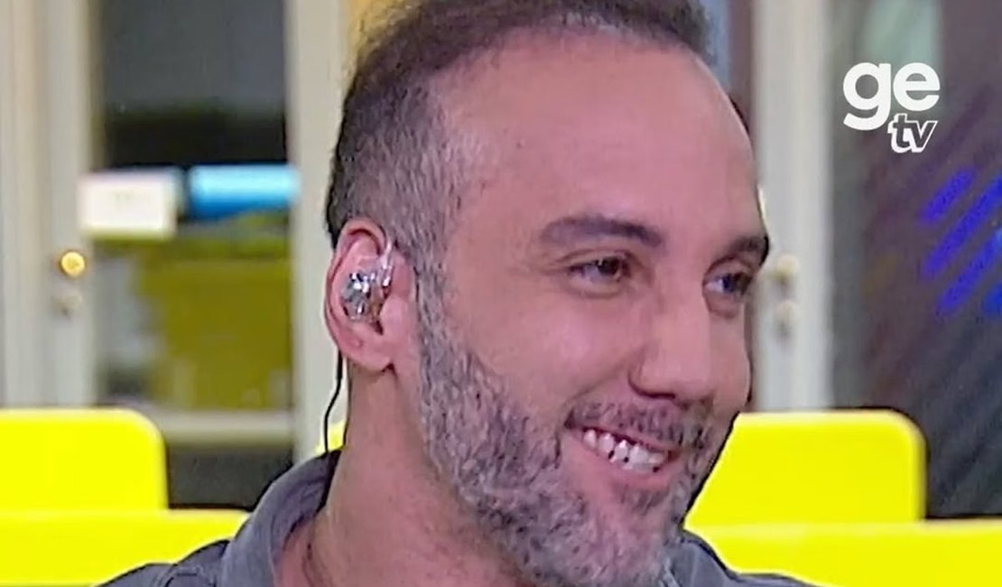 Narrador comete gafe e troca nomes de emissoras em transmissão de jogo