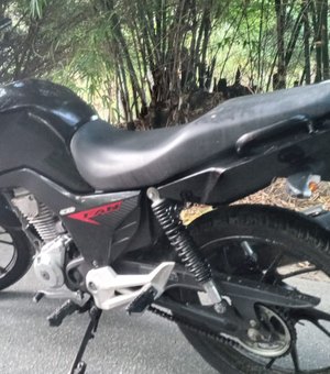 Operação conjunta recupera motocicleta que havia sido roubada em Cajueiro