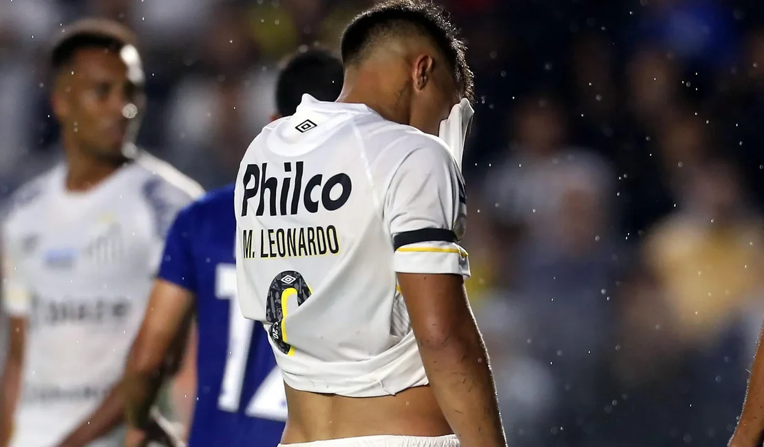 Depois de ‘humilhação’, jogadores do Santos ficam abatidos e não se falam no vestiário da Vila