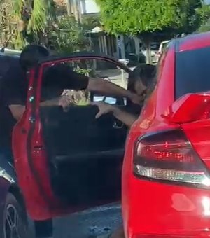 [Vídeo] Motorista com sinais de embriaguez atrapalha trânsito na Jatiúca