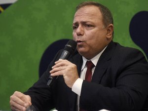Pazuello diz a prefeitos que vai alterar a estratégia de vacinação