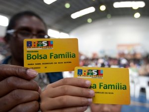 Beneficiários devem informar mudança de escola dos filhos para assegurar Bolsa Família