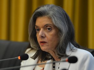 MEC: Cármen Lúcia pede à PGR que inclua Bolsonaro nas investigações