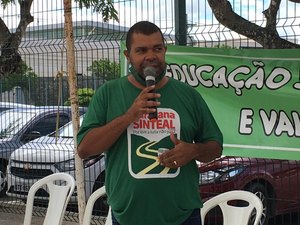 [Vídeo] Durante manifestação Sinteal cobra solução urgente para o pagamento dos salários