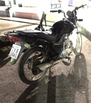 Menores são apreendidos com moto roubada em Arapiraca