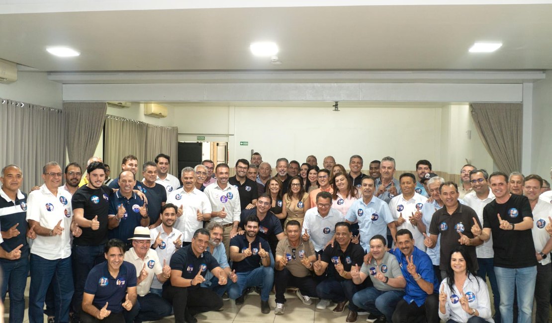 Arthur Lira reúne quase 50 prefeitos em encontro político em Arapiraca