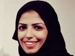 Estudante saudita é condenada a 34 anos de prisão por usar o Twitter