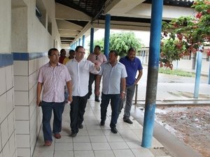 Luciano Barbosa determina frente de serviços para recuperar Escola Quintela Cavalcanti