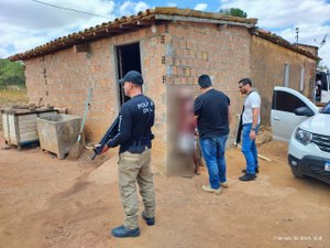 Polícia Civil prende foragido por crime de estupro contra a irmã de 10 anos, em Craíbas