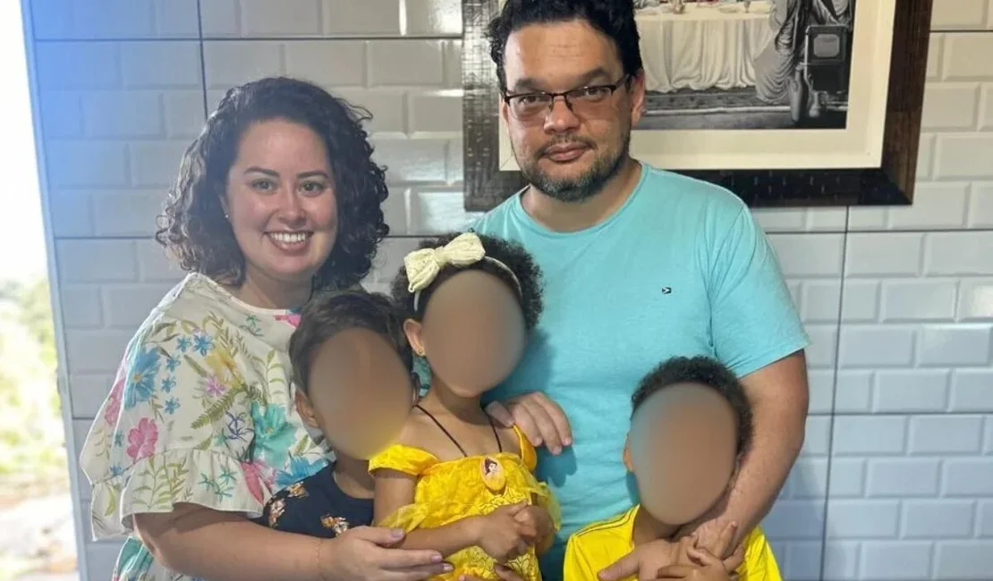 Casal que viralizou após adotar 3 crianças é preso por maus-tratos