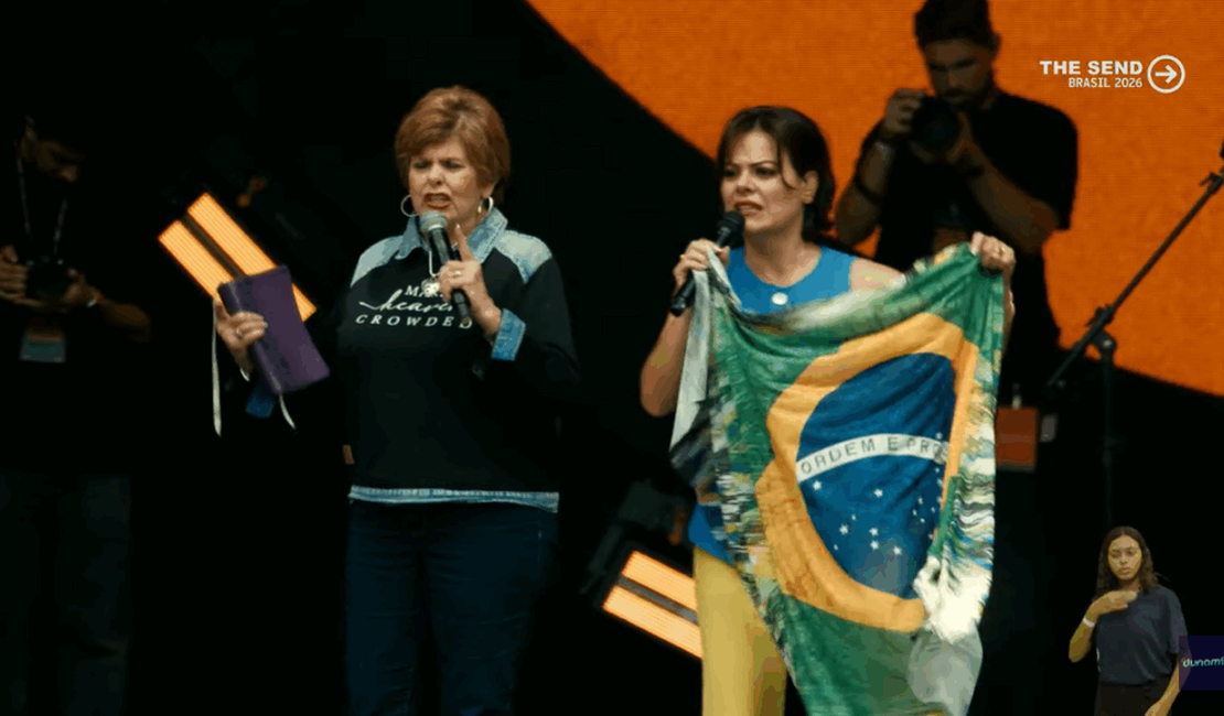 Profetisa americana afirma que Deus começou a expor corrupção no Brasil