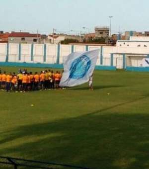 Confiança tem 'invasão do bem' no último treino no Estádio Sabino Ribeiro