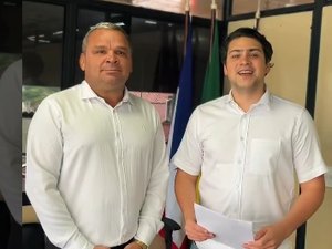 Com quase 10 anos de espera, prefeito anuncia reajuste salarial para professores em Santana do Ipanema