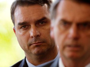 MP quer Flávio Bolsonaro para esclarecer caso de ex-assessor