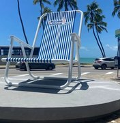 Mulher é levada para UPA no Jaraguá após cair de 'cadeira gigante'